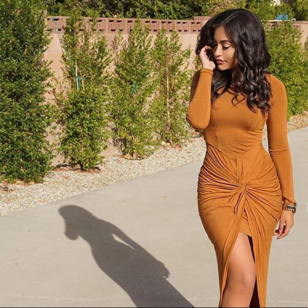 STUNNING MAXI GOWN!